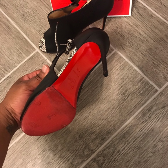 Black CL booties - Picture 2 of 8